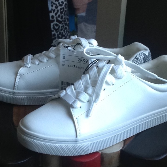 NWT H&M white sneakers - Picture 3 of 7
